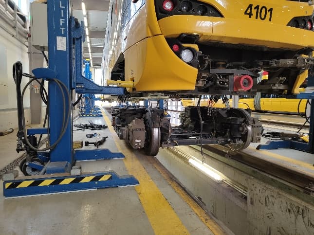 Heavy maintenance overhaul — component detail