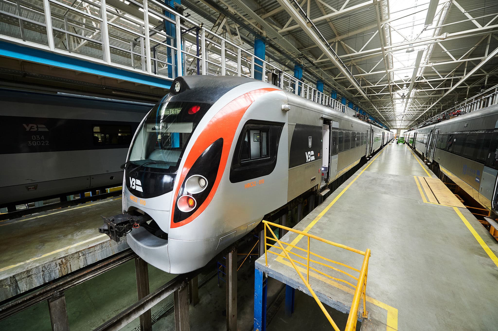 Light maintenance inspection at depot